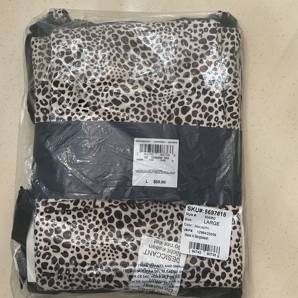 Land’s End ladies 2 piece long sleeve pajama set size L - Picture 9 of 9